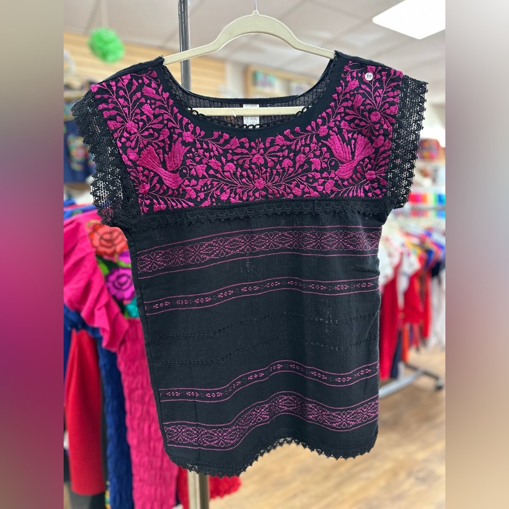 Oaxaca Paloma Black | Magenta Top